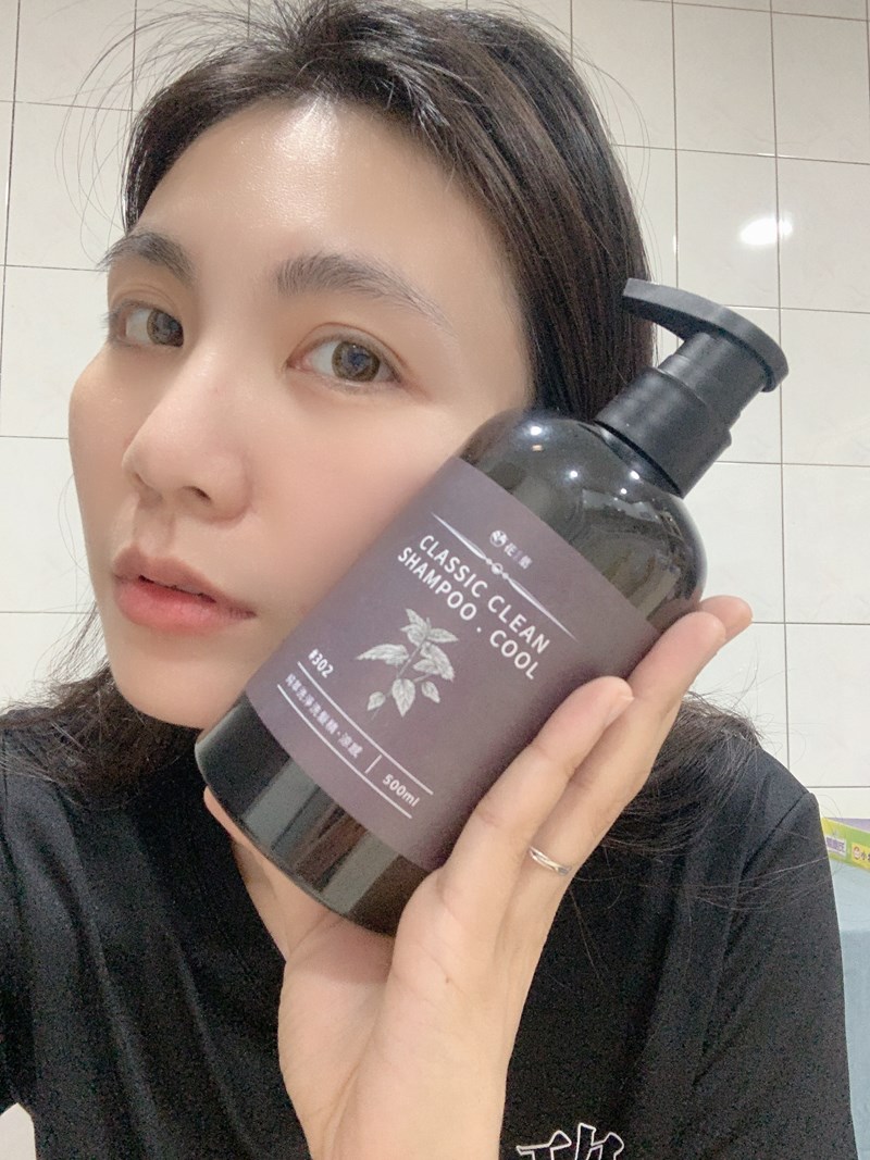 女人知己試用大隊,口碑行銷,部落客行銷,Flora Floral花葉純萃洗淨洗髮精,頭皮專用洗髮精,胺基酸洗髮精,弱酸性洗髮精,零矽靈,頭皮淨化,頭皮清潔,花葉頭皮養護,301純萃洗淨洗髮精,302純萃洗淨洗髮精,沙龍級洗髮精,頭皮養護專家溫和清潔